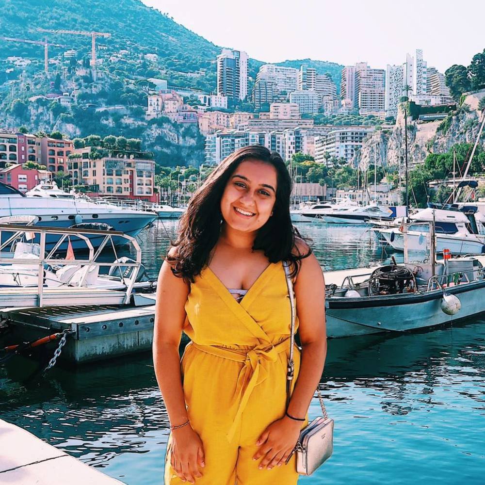 Meet your Posher, Dhruvi